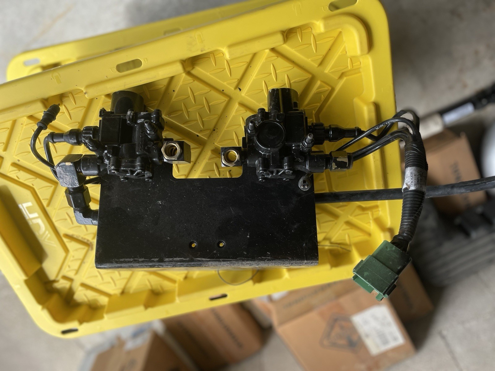4721950520 Wabco 2 Valve Assembly With 3556383c91 Harness And Bracket