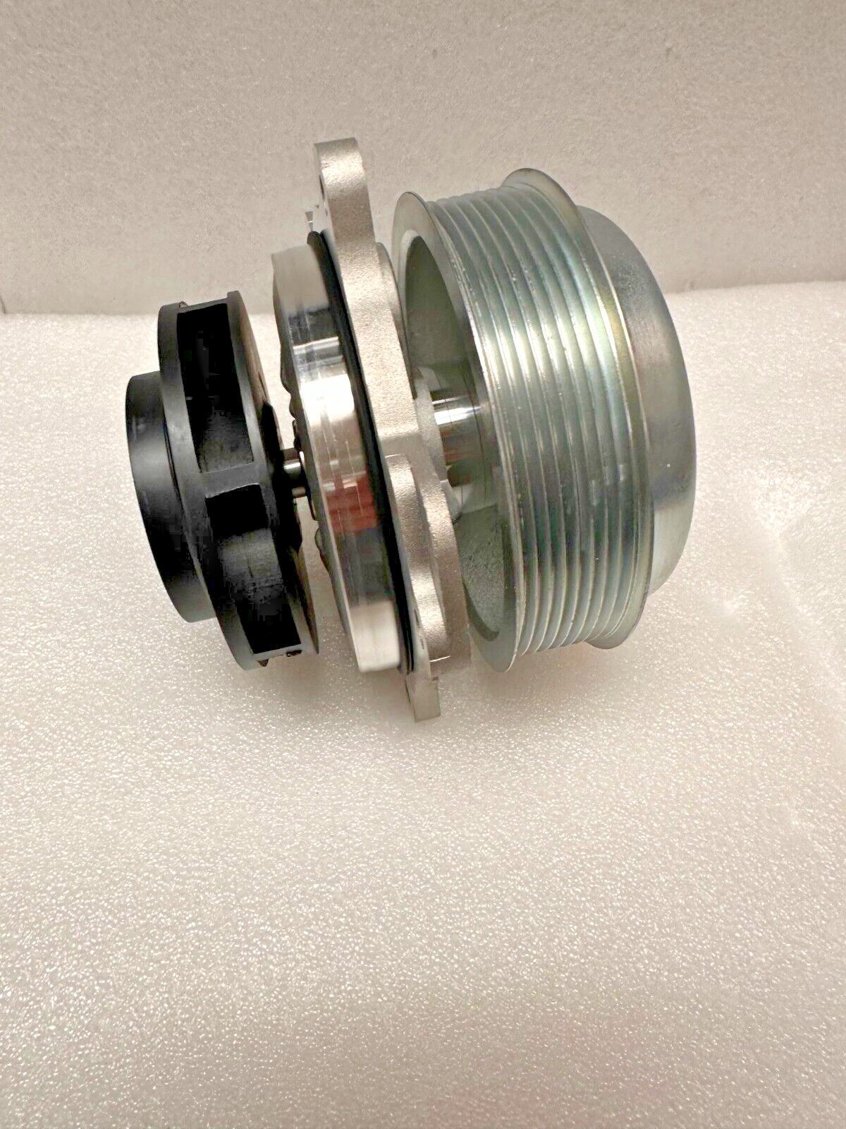 KENWORTH PACCAR MX-13 coolant pump, single speed 2042162PE made in GERMANY