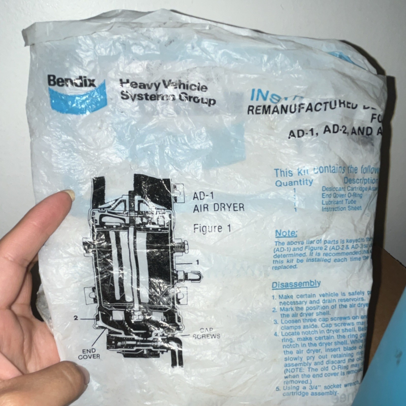 Bendix Heavy Vehicle Systems Group 101900 Reman Desiccant Cartridge.