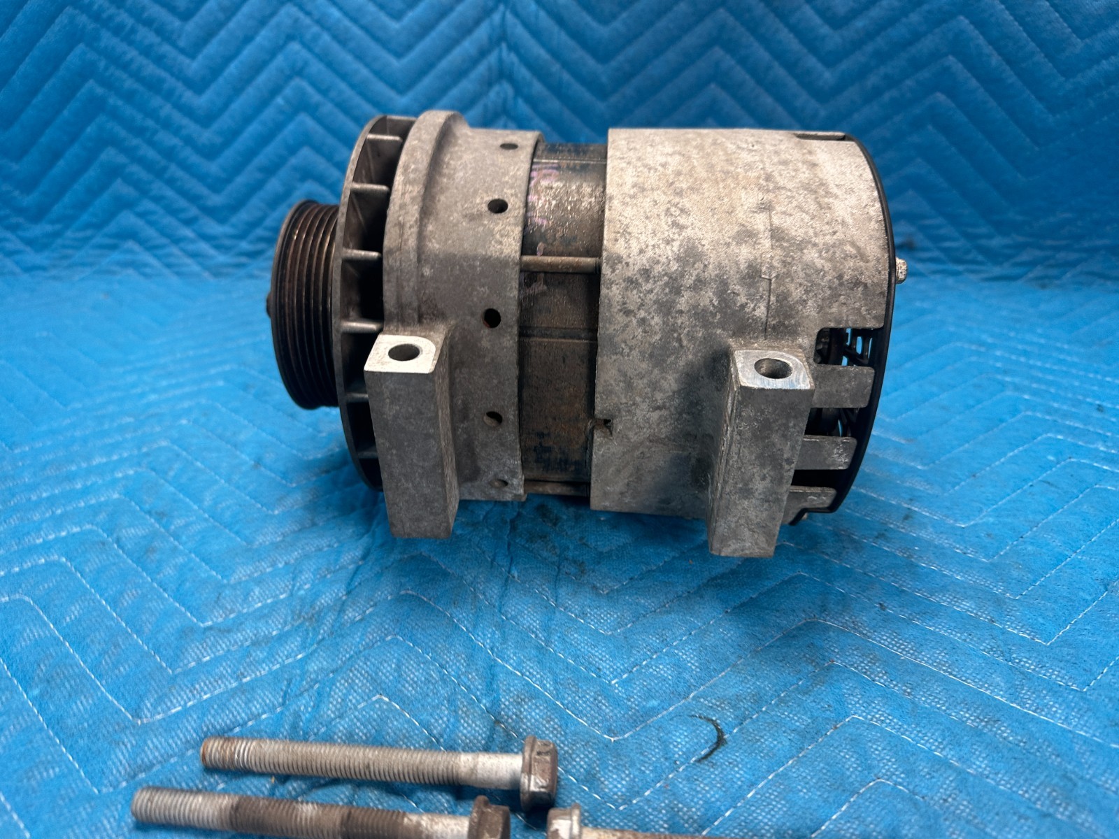 Freightliner Cascadia 126 Alternator Generator Delco w/Bolts 2020 OEM