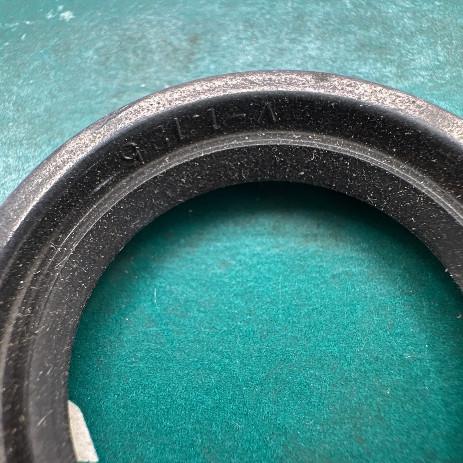 NOS NAPA 49723/352650 /340151 Steering Gear Sector Shaft Seal F+S!