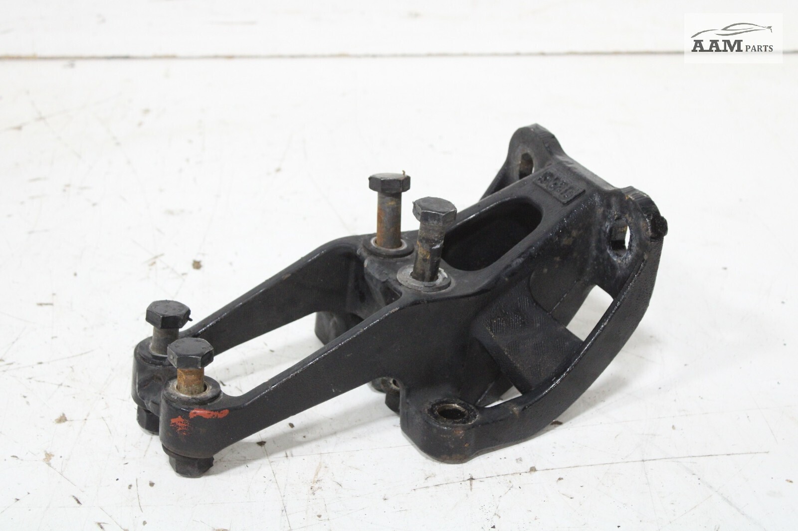 2018-2023 FREIGHTLINER CASCADIA FRONT LEFT CAB MOUNT BRACKET R18-67961-000 OEM