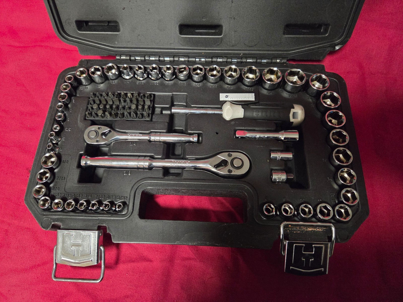 HART 90 PCS TOO SET , LIKE NEW