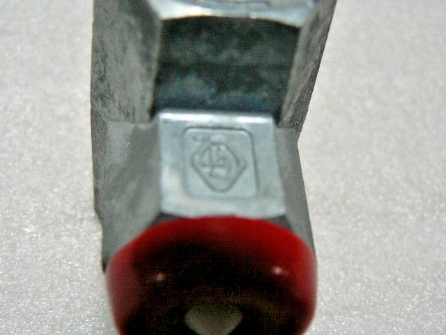 International Navistar 3594593C1 – Air Brake Pressure Valve 90 deg 1/2 3/8 NPT
