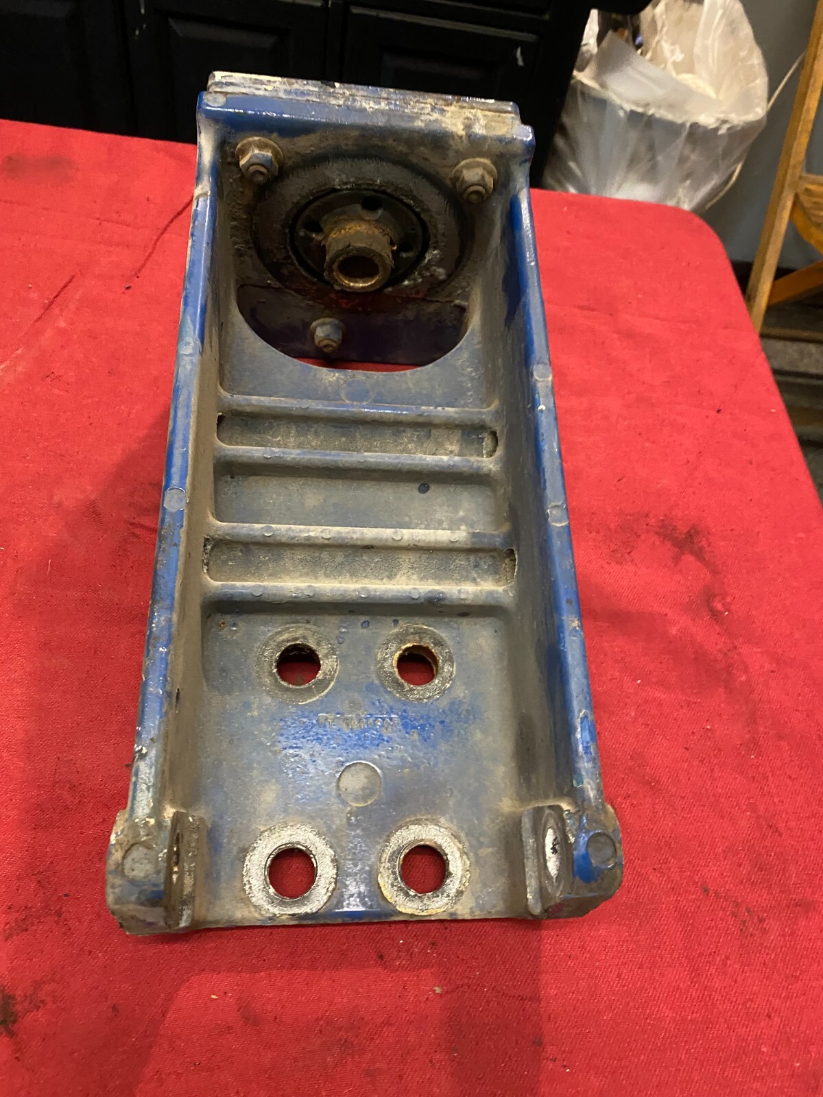 Freightliner SLEEPER cab mount 15 12621 000, SUPPORT, BRACKET