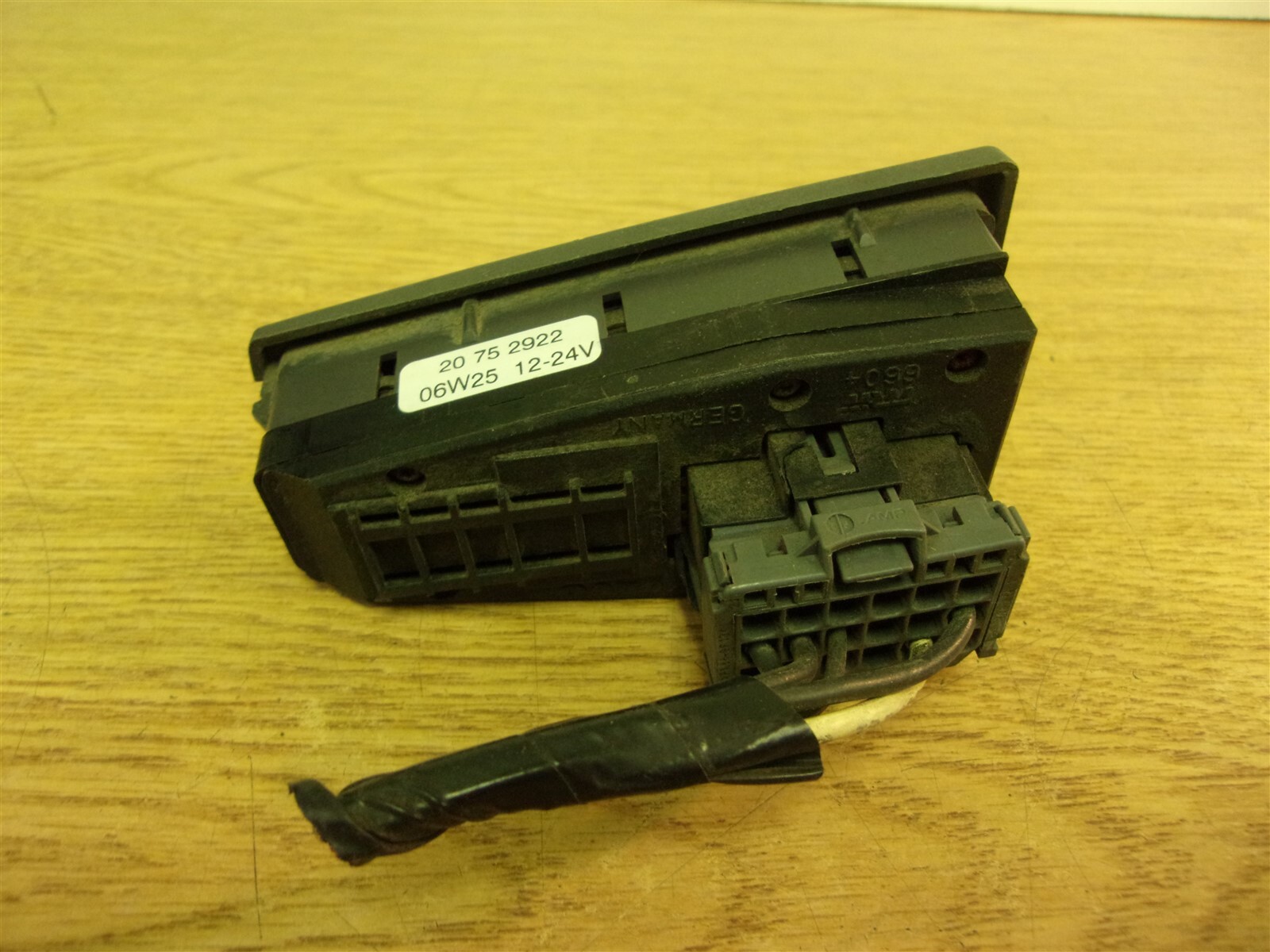 Volvo 20752922 VNL Switch 06W25 12-24V *FREE SHIPPING*