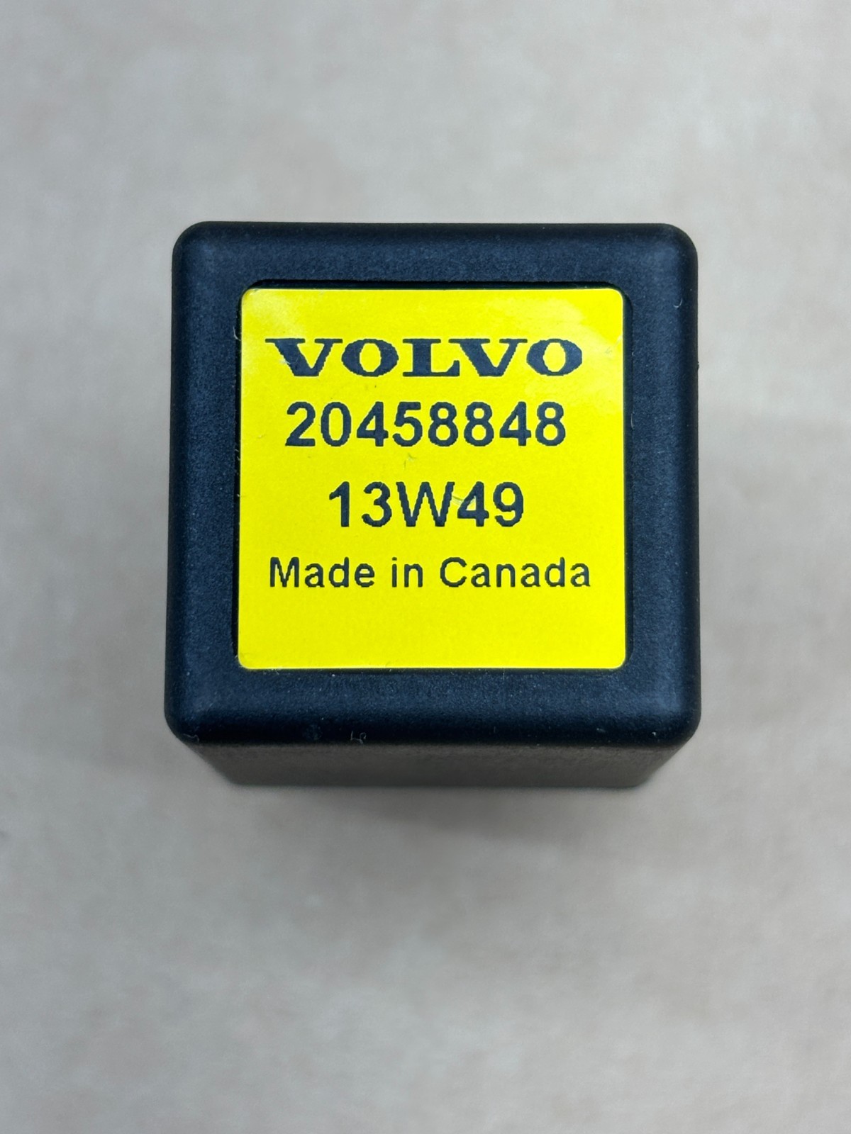 Genuine OEM Volvo 20458848 Replacement Relay 12V Battery Protecting