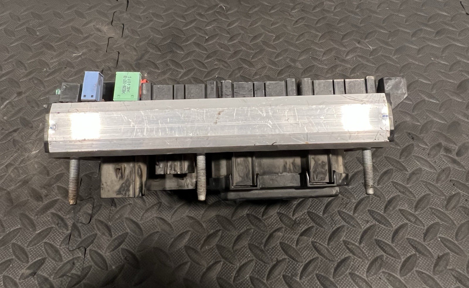PACCAR Peterbilt Fuse Box P/N: P27-1147-0200 / S53-1293-11E (TAG#: 17428)