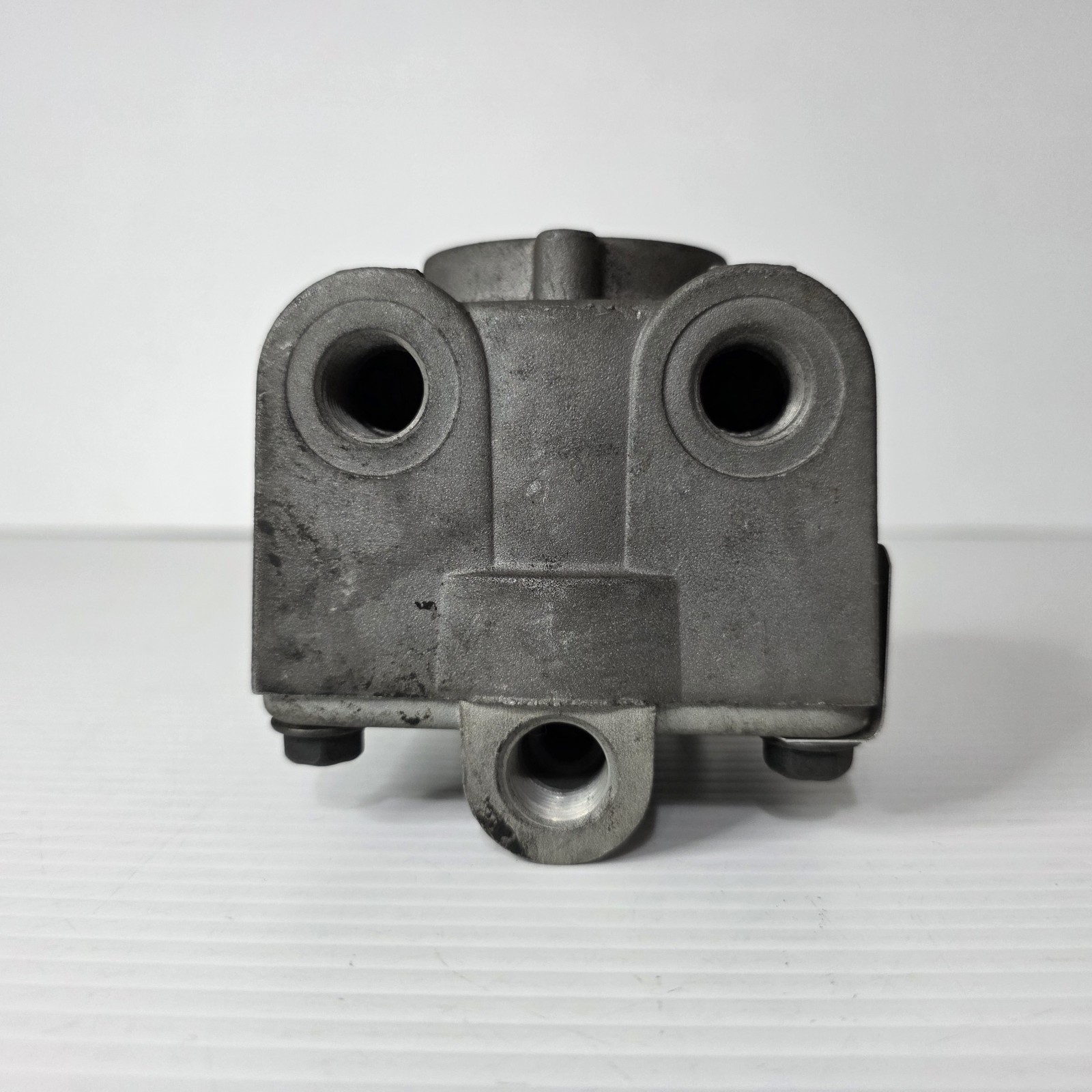 Meritor Wabco KN28060 Air Brake Relay Valve