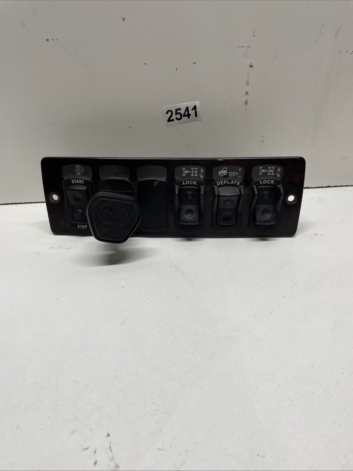 2012 Kenworth T700 Switch Panel – P/N: S64-1267-130 S95-1000, Item # 2541
