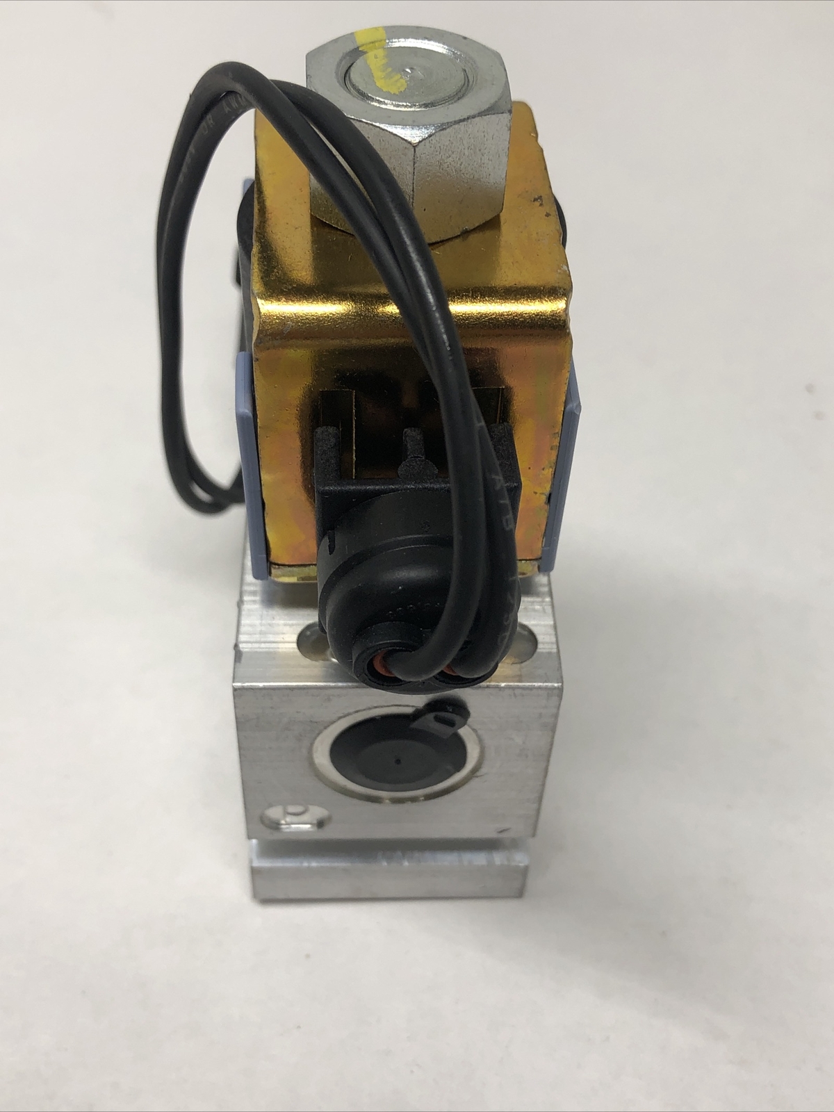 Sauer Danfoss 11010598 Solenoid, Relief Manifold 12 Volt