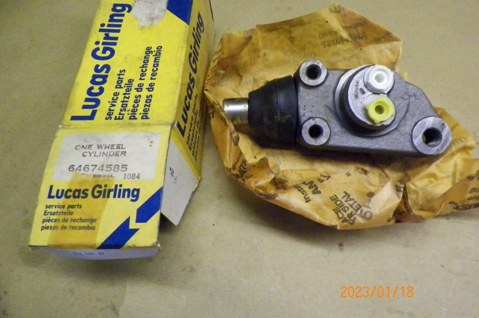 New Girling RH front brake cylinder 64674585 Leyland Redline Terrier TR 650 750