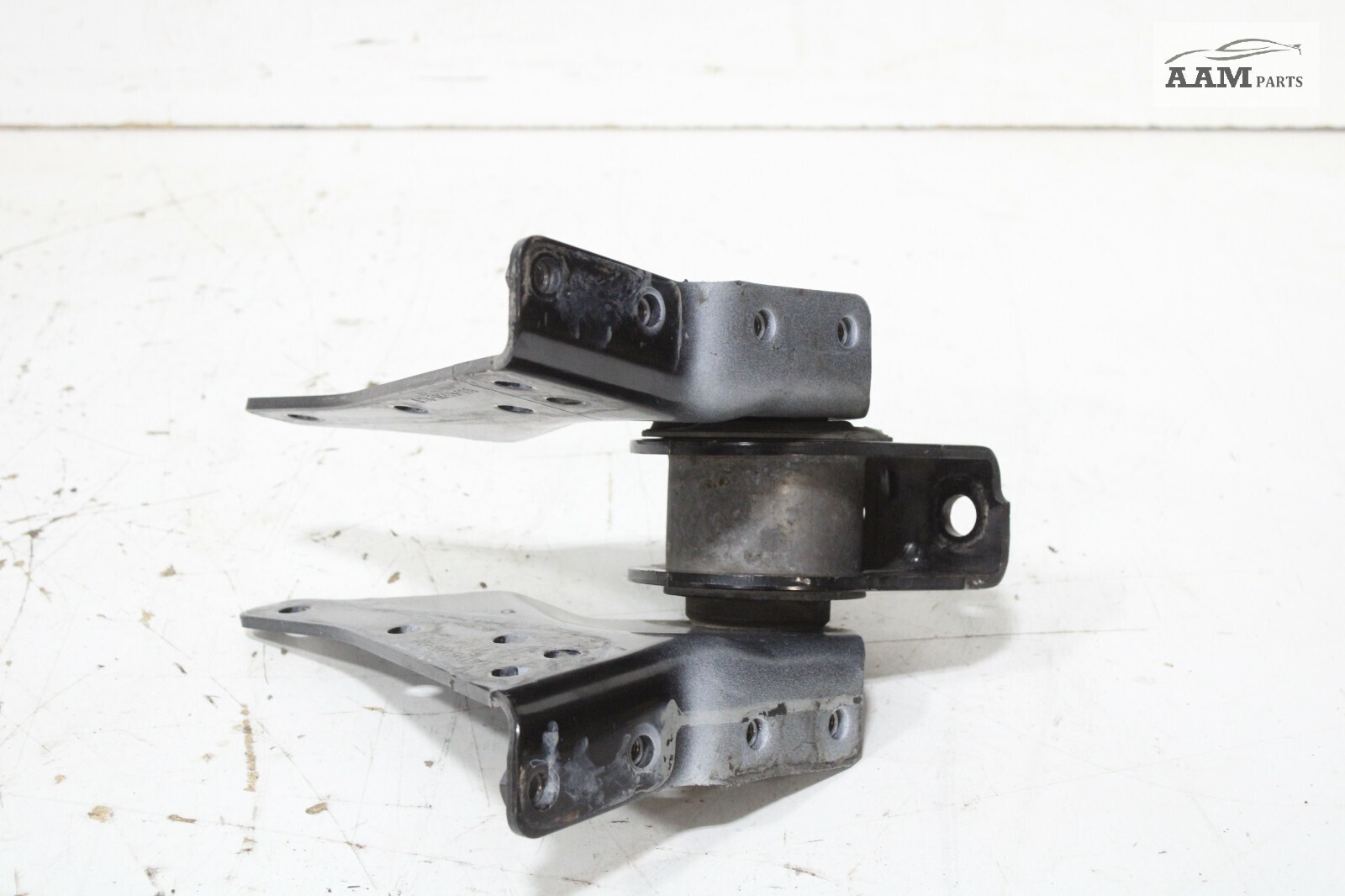 18-23 FREIGHTLINER CASCADIA FRONT LEFT CAB MOUNT BRACKET A18-59209-000 OEM