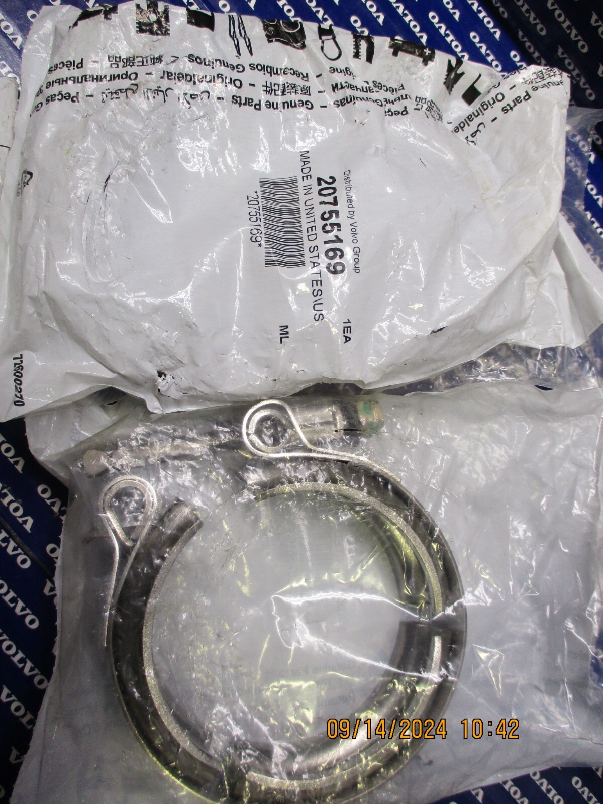 Genuine OEM Volvo D13 EGR cooler, EGR valve clamps 20755169 gaskets 20841816 set