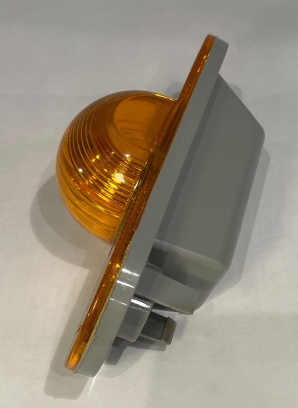 GROTE 52533 POLYCARBONATE TORSION SIDE MARKER TURN SIGNAL