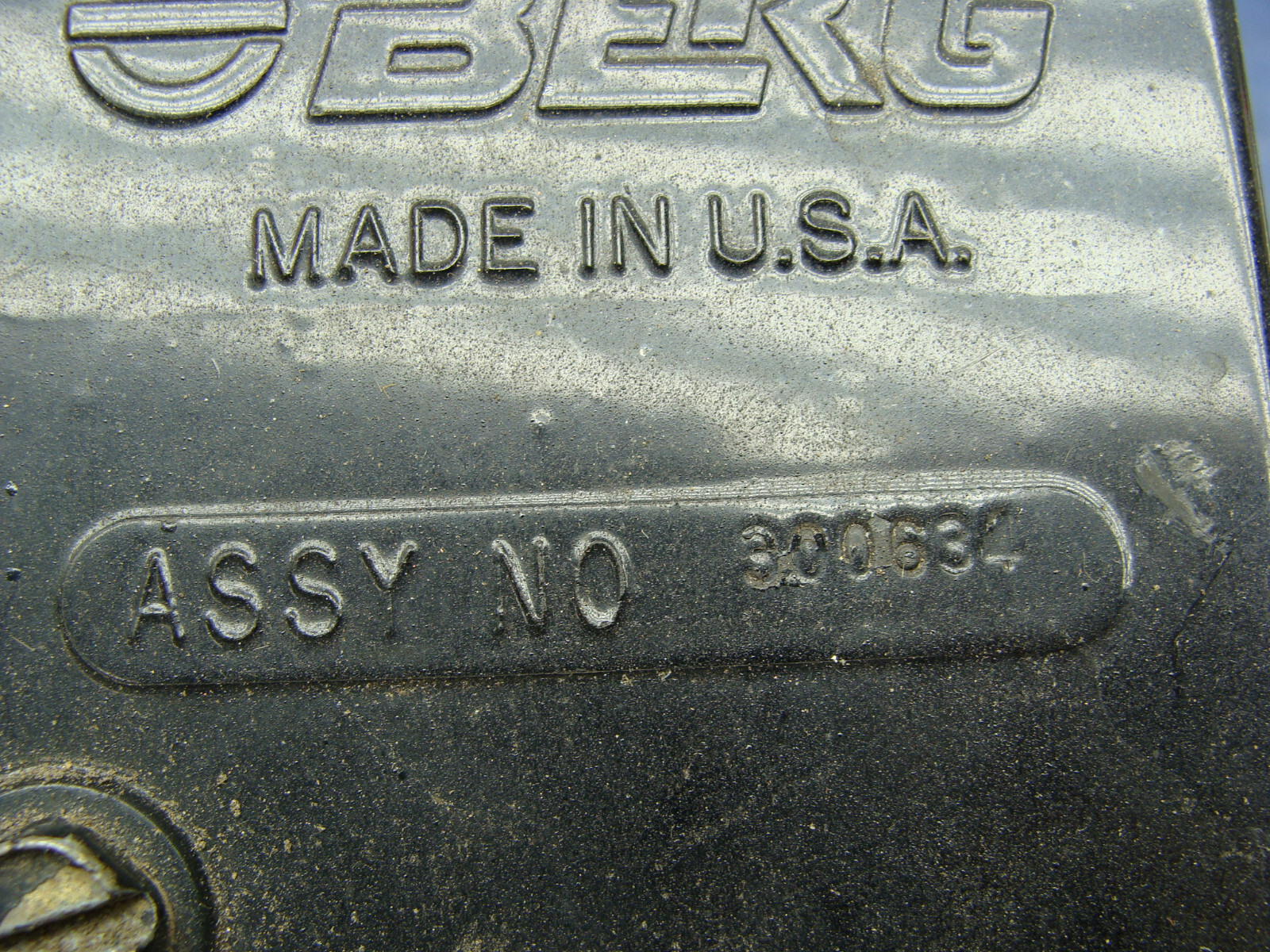 BERG 300634 JUNCTION BOX PULL FROM 2003 CRANE CARRIER LDT2-40