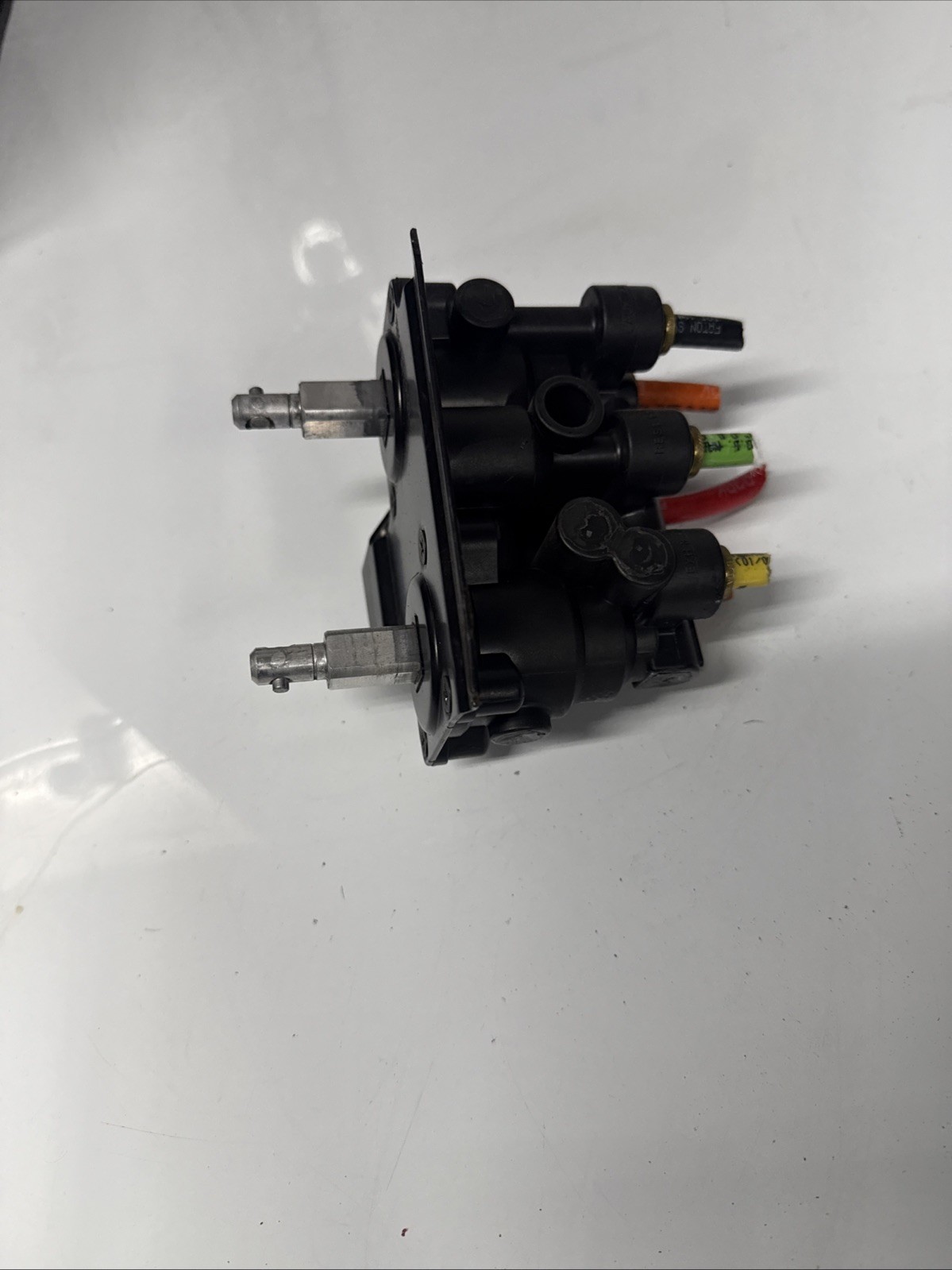 MERITOR WABCO PARKING AIR BRAKE VALVE RKN20619 VOLVO 3175705