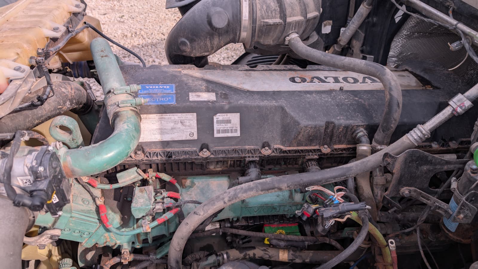 VOLVO D13 COMPLETE ENGINE WITH ALL ACCESSORIES LOW MILES 515k