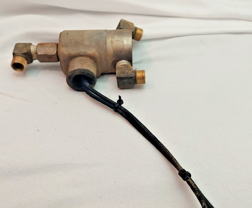 Transfer case shift lock air solenoid value for M939 & M939A2 5 Ton Series