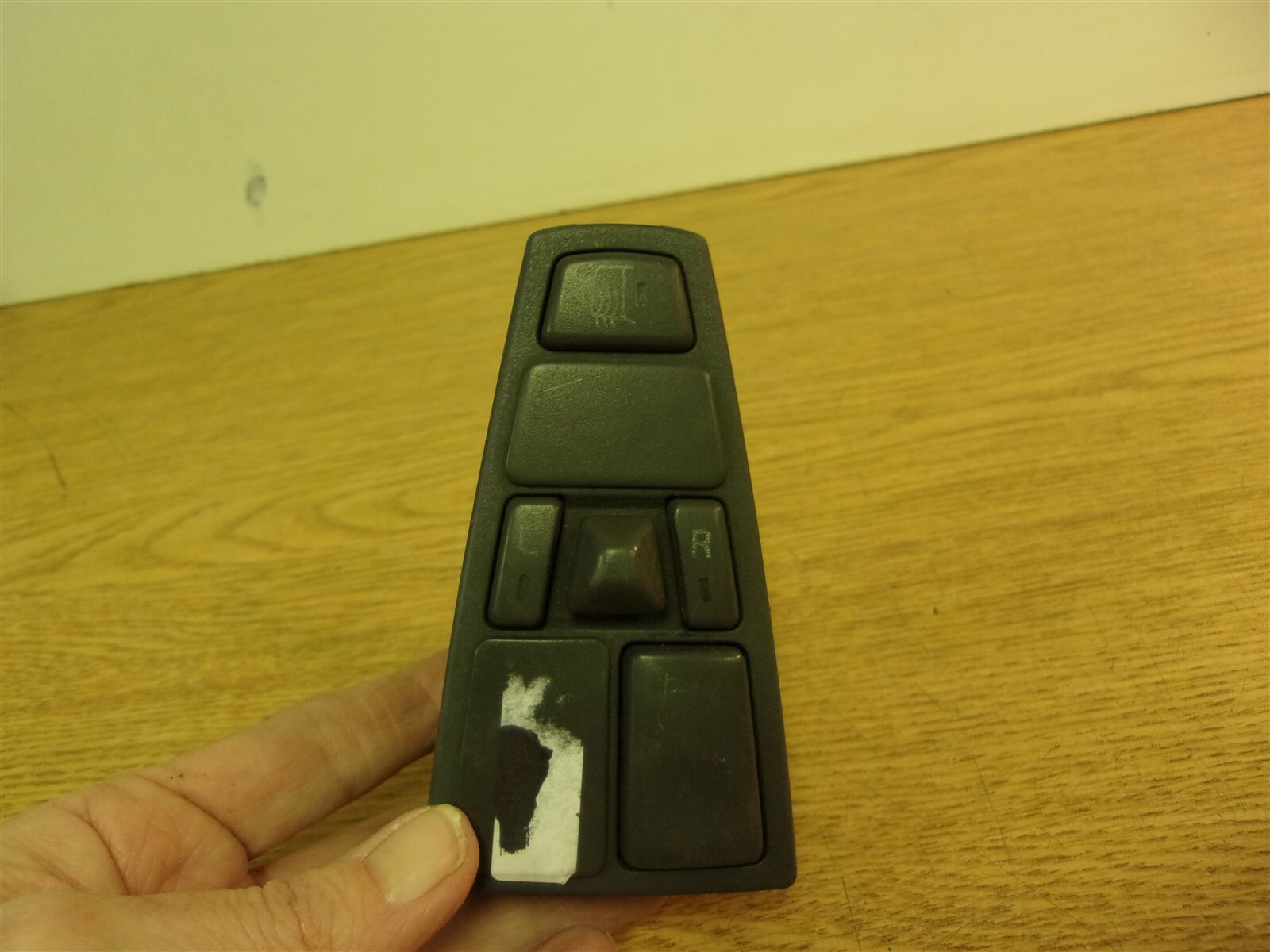 Volvo 20752922 VNL Switch 06W25 12-24V *FREE SHIPPING*
