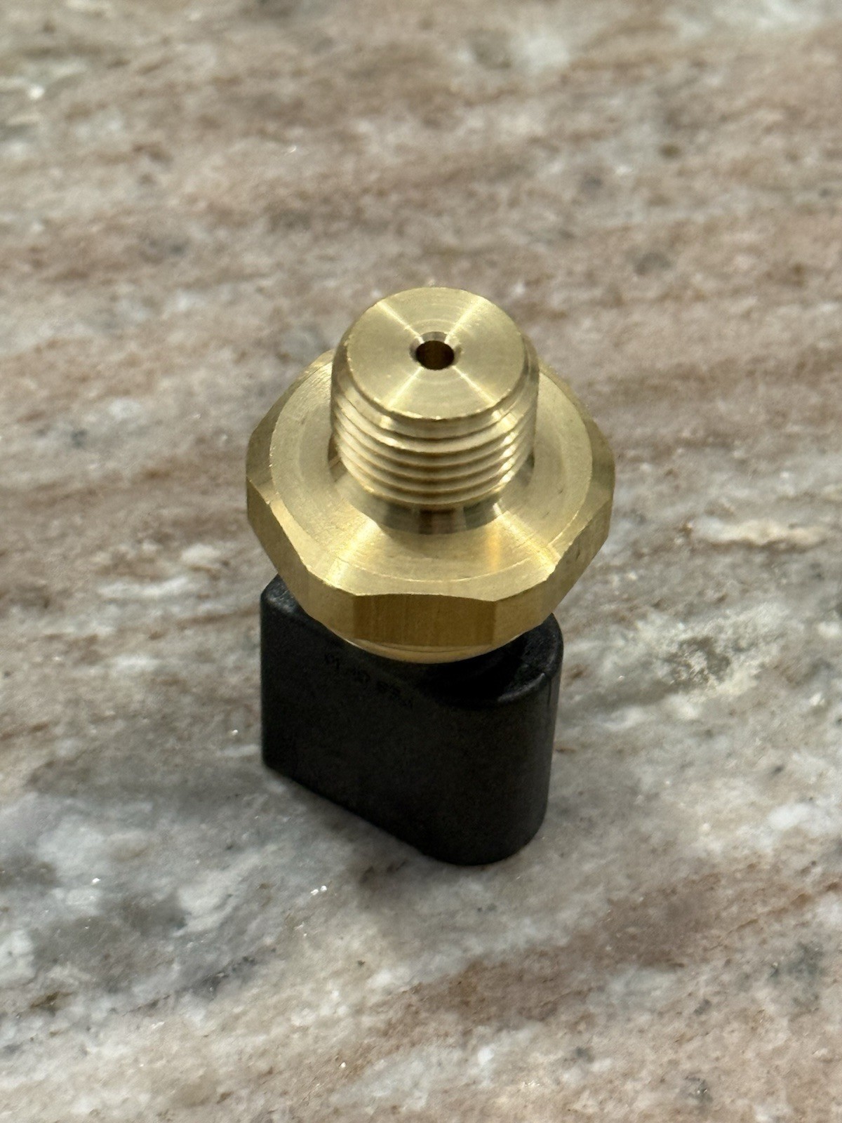 OEM Detroit Diesel DD13 DD15 DD16 Oil Pressure Sensor A0111539228