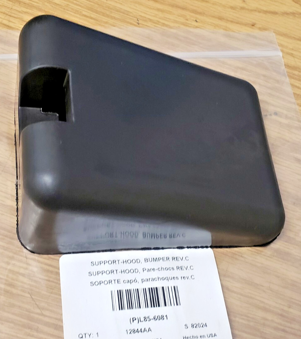 ~ NEW GENUINE PACCAR OEM KENWORTH / PETERBILT HOOD SUPPORT BUMPER ~ L85-6081