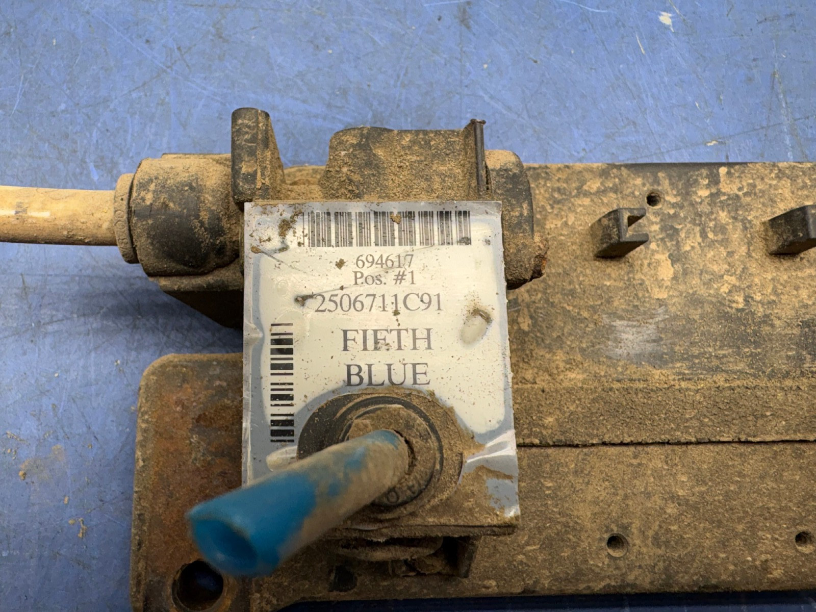 2007 IH PROSTAR PREMIUM AIR VALVE SOLENOID 2506711C91 FIFTH BLUE W/ HOLDER