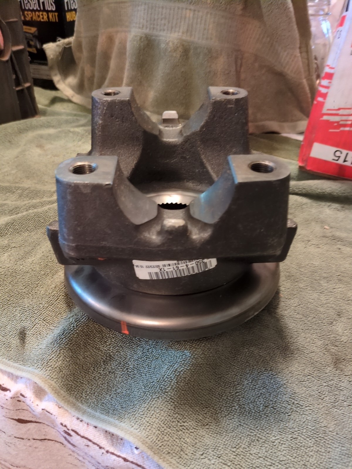 Dana Spicer Volvo #22278415 A1CV End Yoke 350-4-61-1X