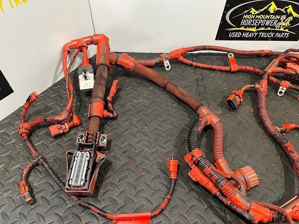 CUMMINS ISX X15 Engine Wiring Harness (Off ’21 Peterbilt 579) PN: 5612187 #17881