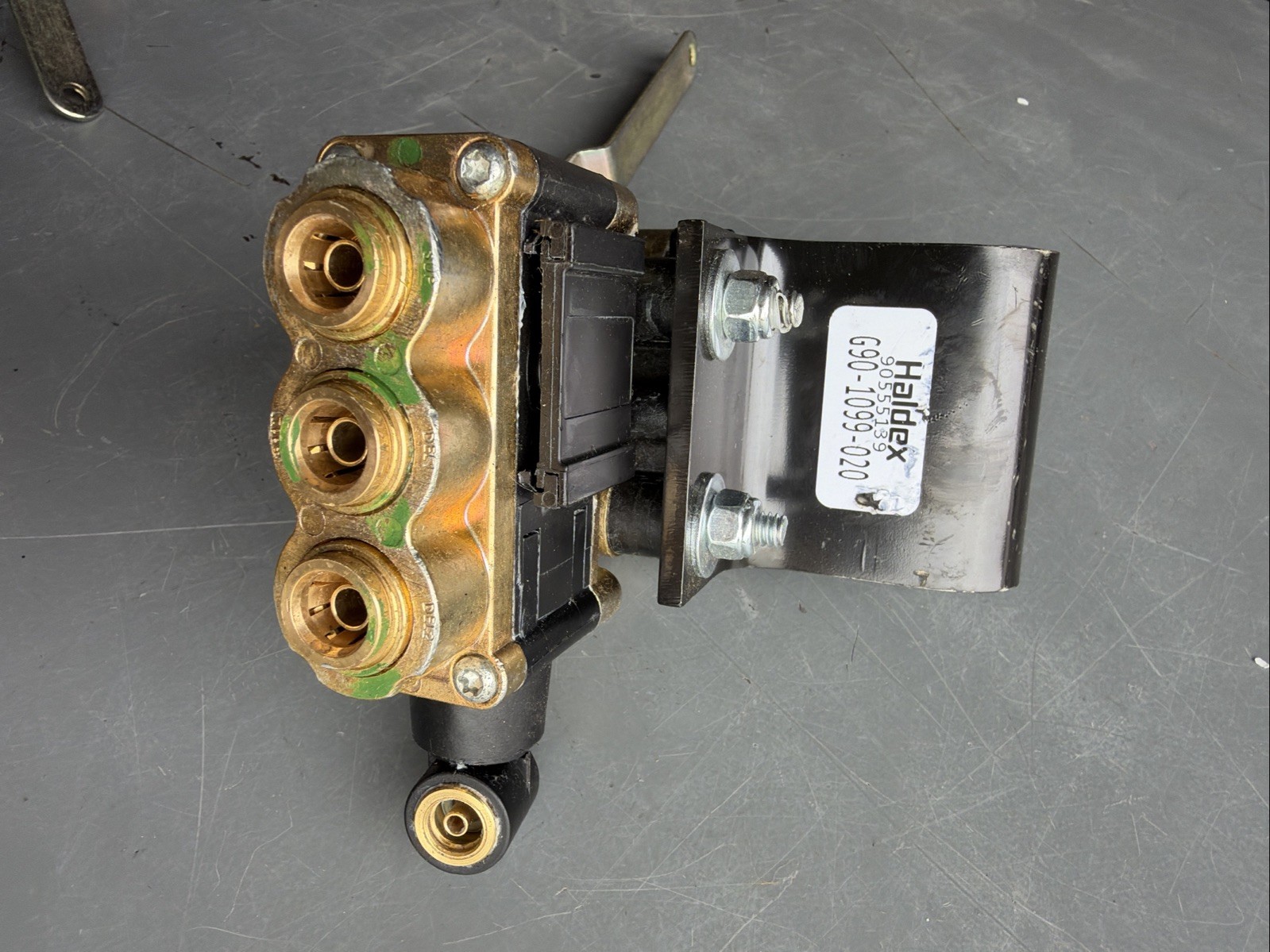 Haldex Precision Response Height Control With Open Dump Valve G90-1099-020