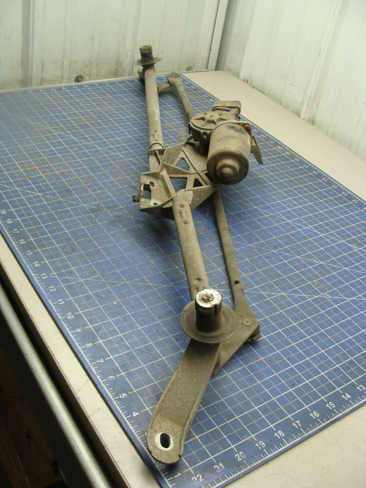 2013 INTERNATIONAL PROSTAR+ TRICO WINDSHIELD WIPER ASSEMBLY 3554255C99 AND MOTOR