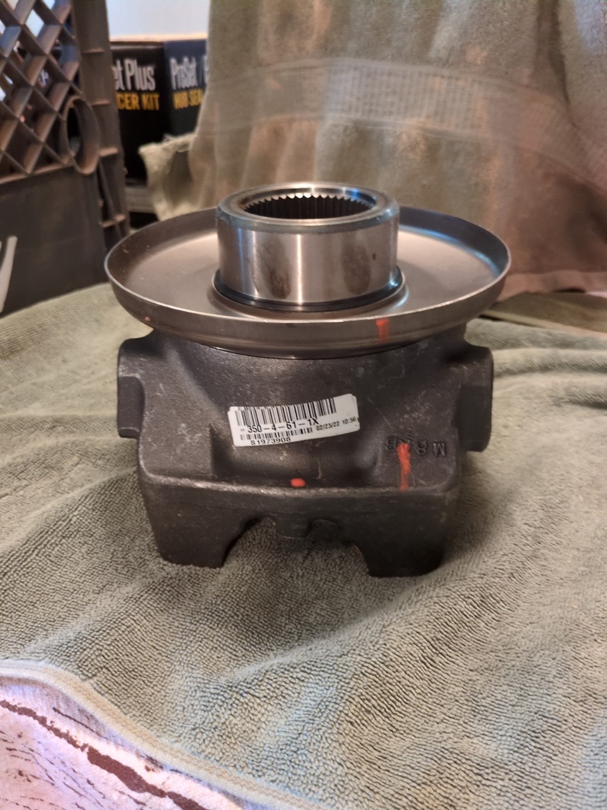 Dana Spicer Volvo #22278415 A1CV End Yoke 350-4-61-1X