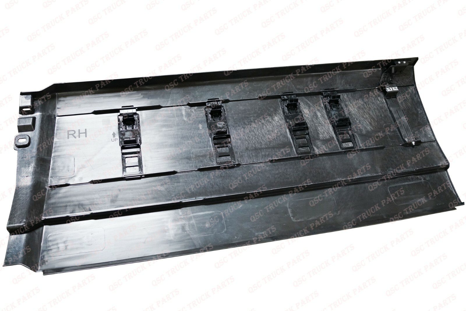 QSC Middle Step Fairing Panel Right Passenger Side for Volvo Truck VNL 2018+