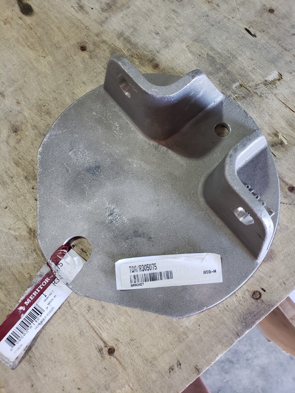 Meritor R305075 Chamber/ Spring Brake Bracket Kenworth Air Glide 100