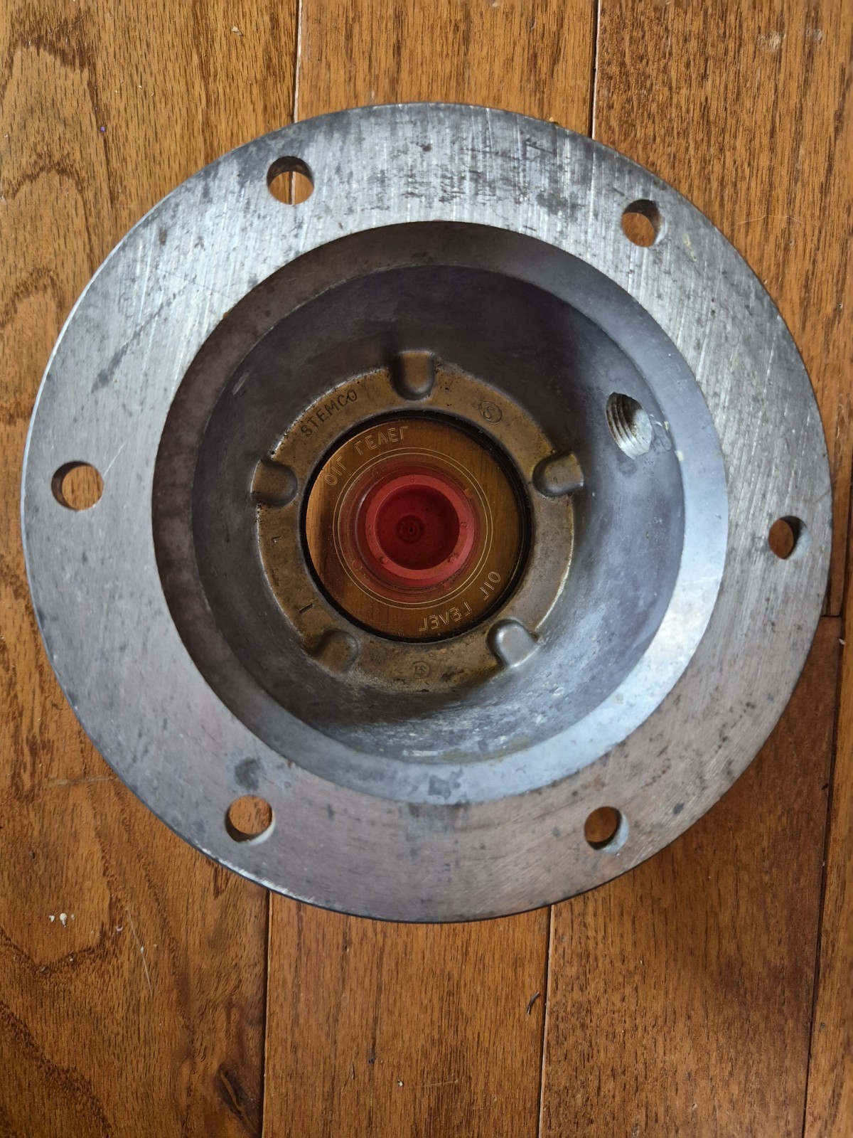 Stemco 343-4149 Wheel Hub Cap 6 Bolts, 5.56″ Bolt Circle, 5/16″ Size, With New