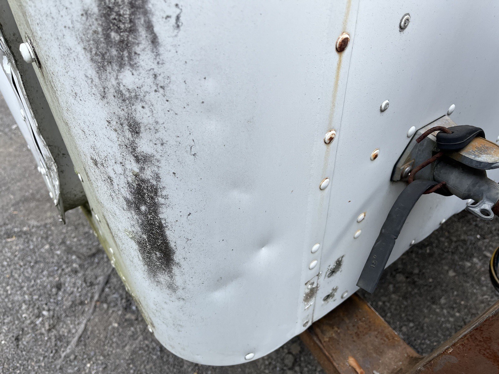 International 9300 Cab Semi Road Tractor Doors Dash Column