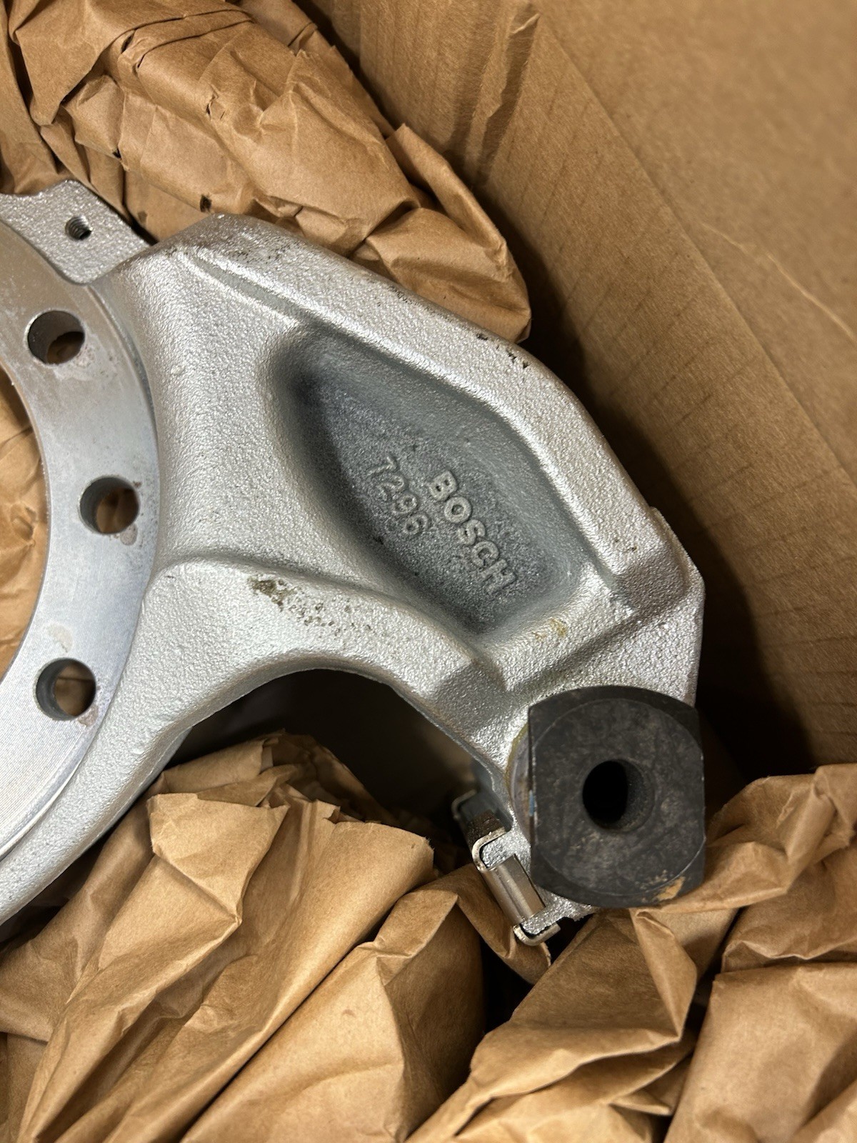 International Ford Freightliner Left Caliper Anchor Plate Bosch 4153230 H3