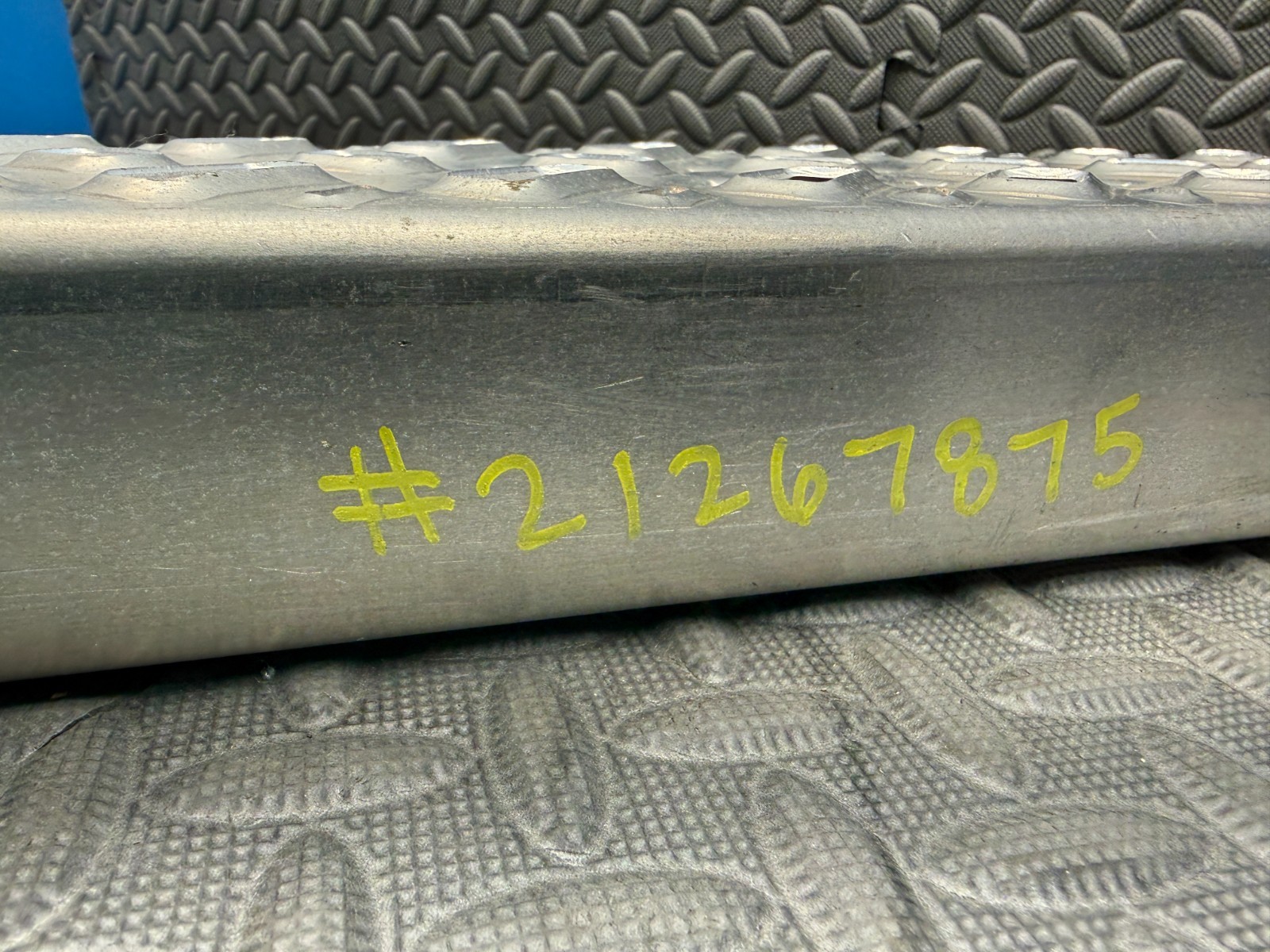 Genuine Mack Truck 21267875 Bumper Step Assembly