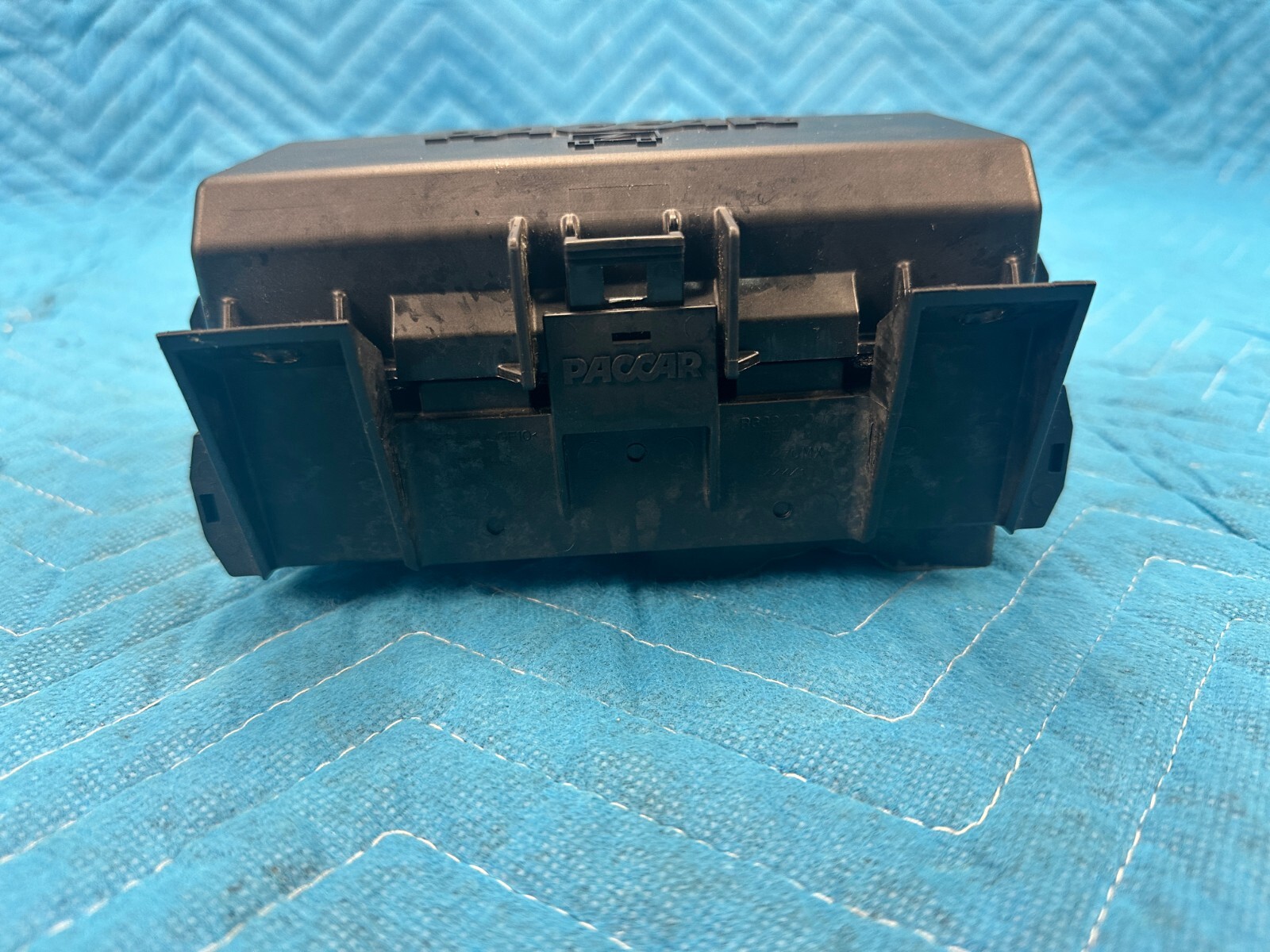 Kenworth T680 Slepper Fuse Box 2023 OEM