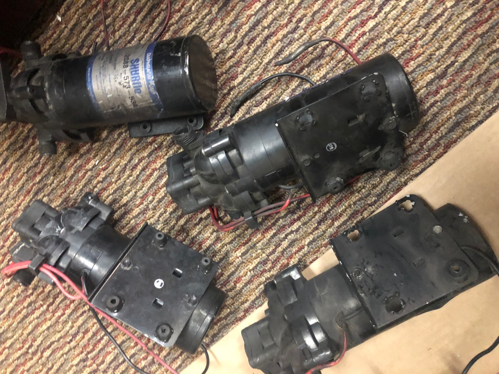 LOT OF 4 SHURFLO 2088-573-534 PREMIUM SURFACE DIAPHRAGM 24VDC PUMPS, AS IS/PARTS