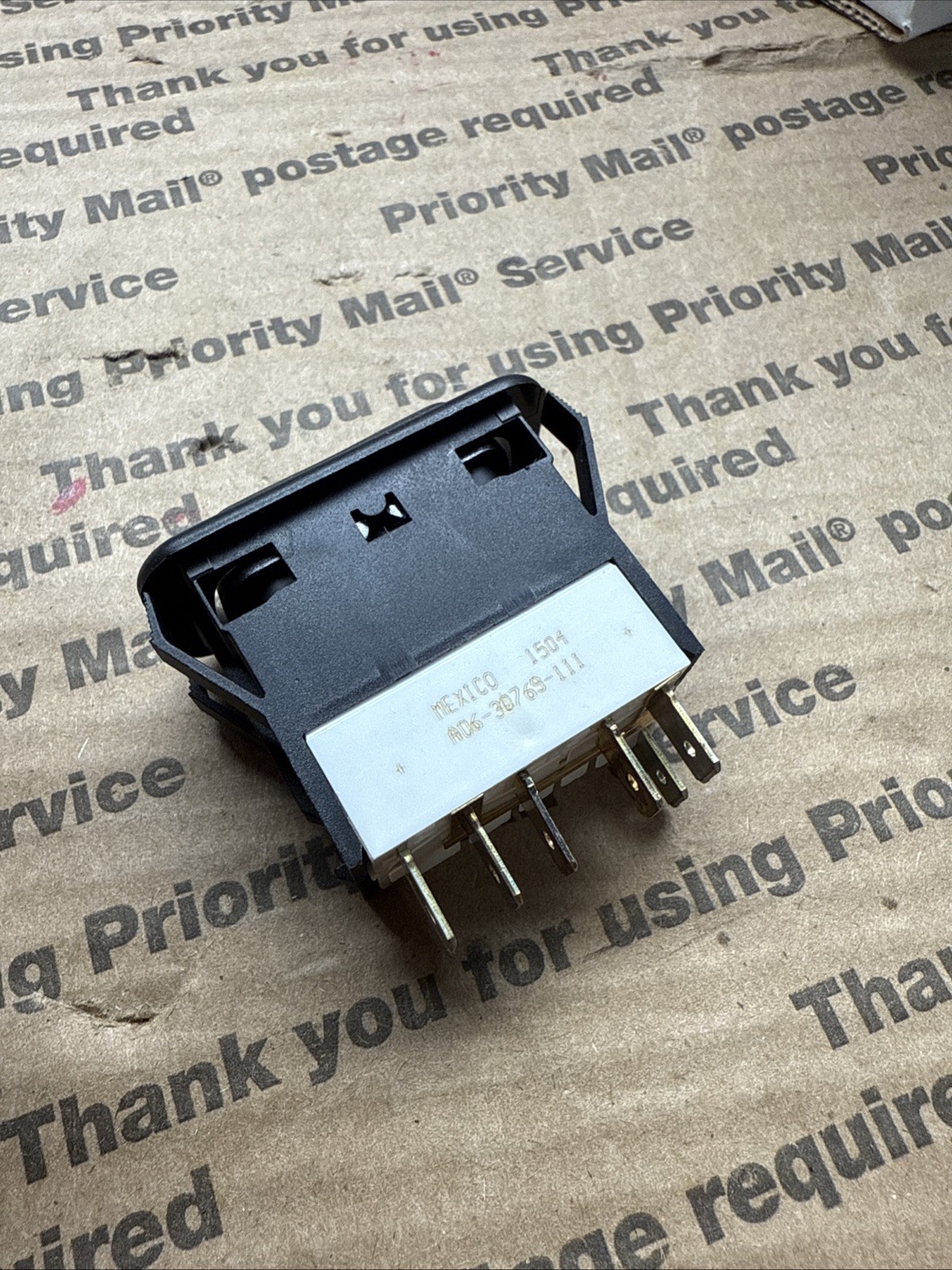 New Freightliner Spot Lamp Rocker Switch – P/N A06-30769-111