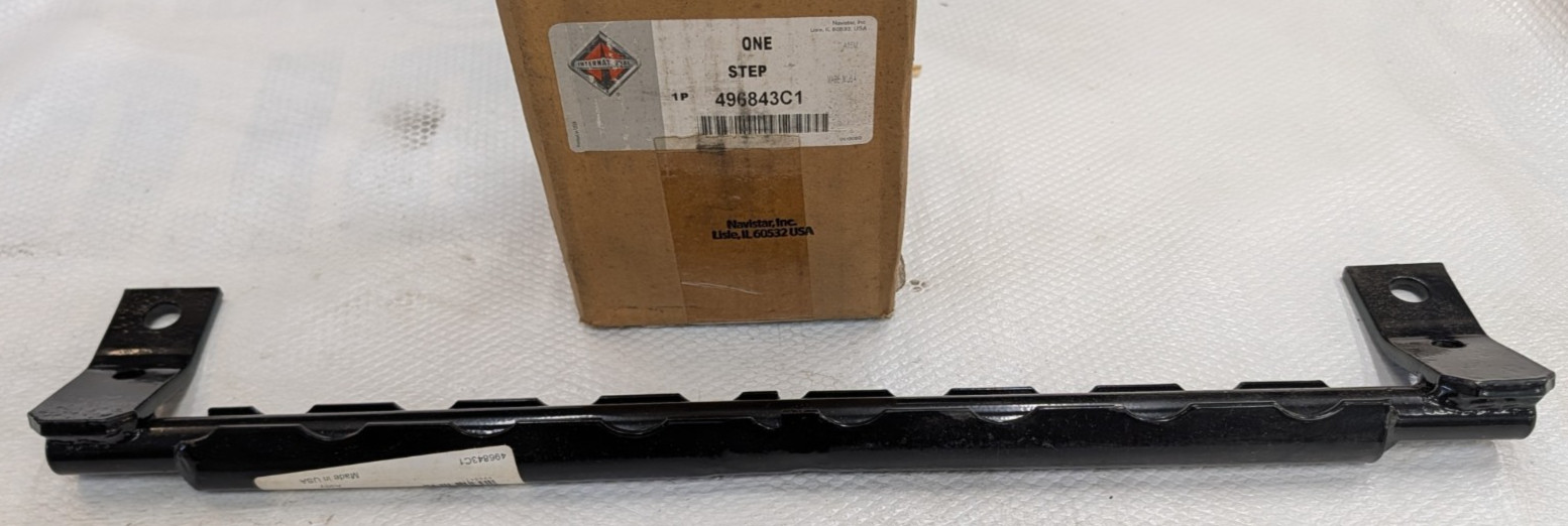 496843C1 Navistar International Add On Lower Step Assy S-Series Cheater Step