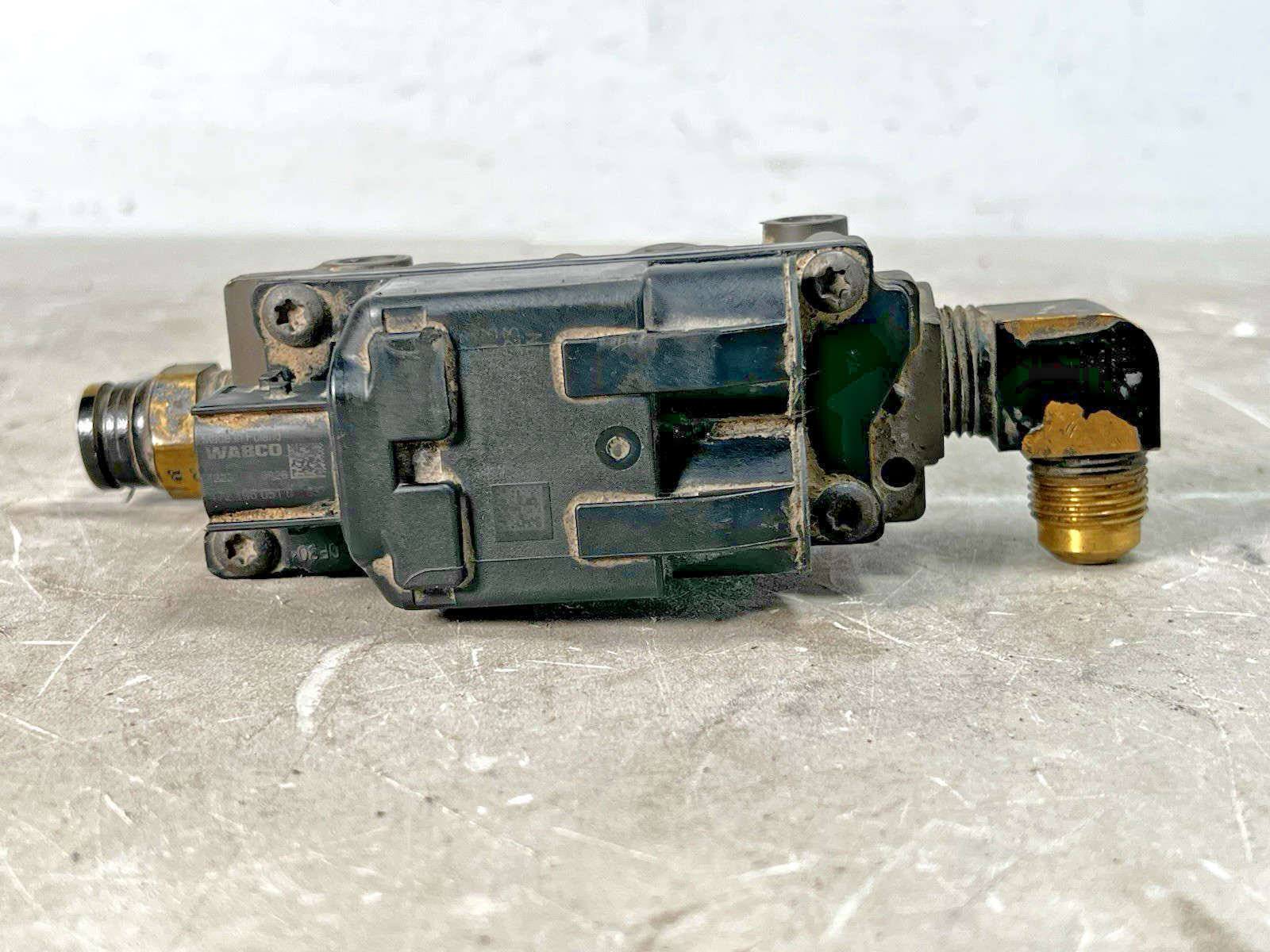 2021 Freightliner WABCO ABS Modulator Solenoid Valve (472-196-051-0) *2786*