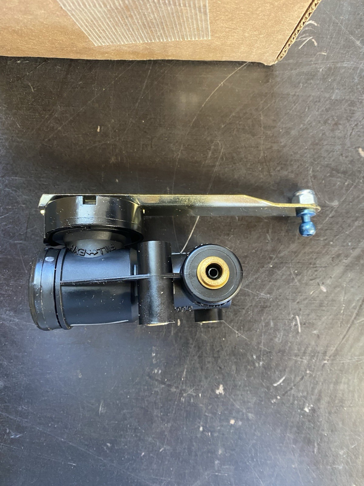 VOLVO 23270961 Cab Suspension Level Valve GENUINE OEM NEW