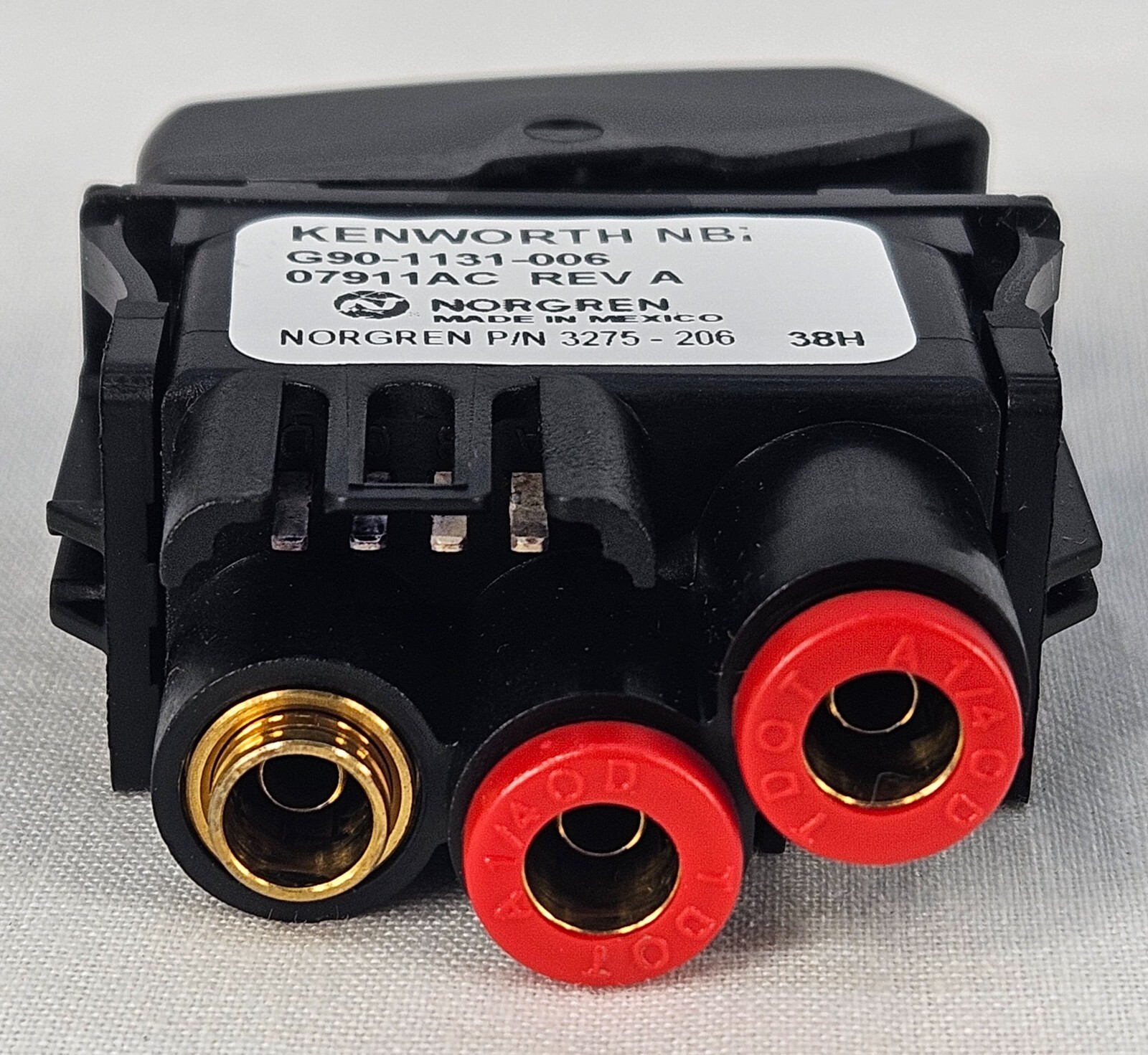 Genuine OEM Paccar Kenworth G90-1131-006 Diff Lock Rocker Switch Rear Axle