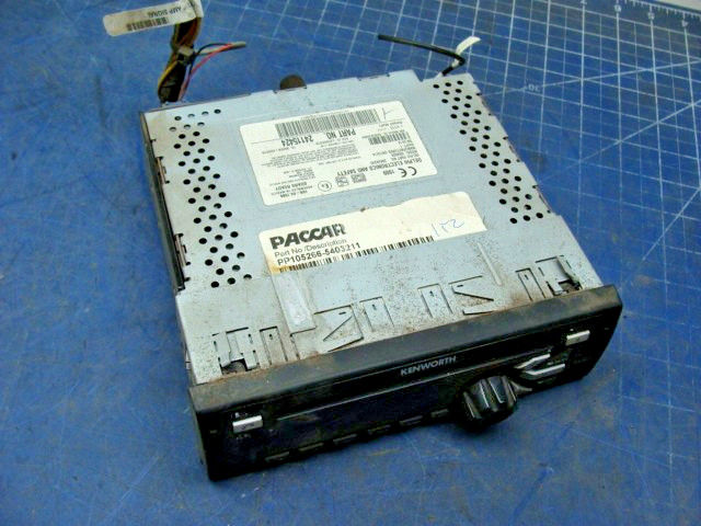 2017 KENWORTH T680 PACCAR PP105266-5403211 AM FM RADIO CD PLAYER