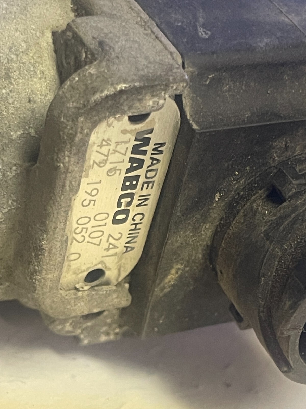 VOLVO Meritor Wabco S4721950520 ABS BRAKE VALVE 472 195 052 0