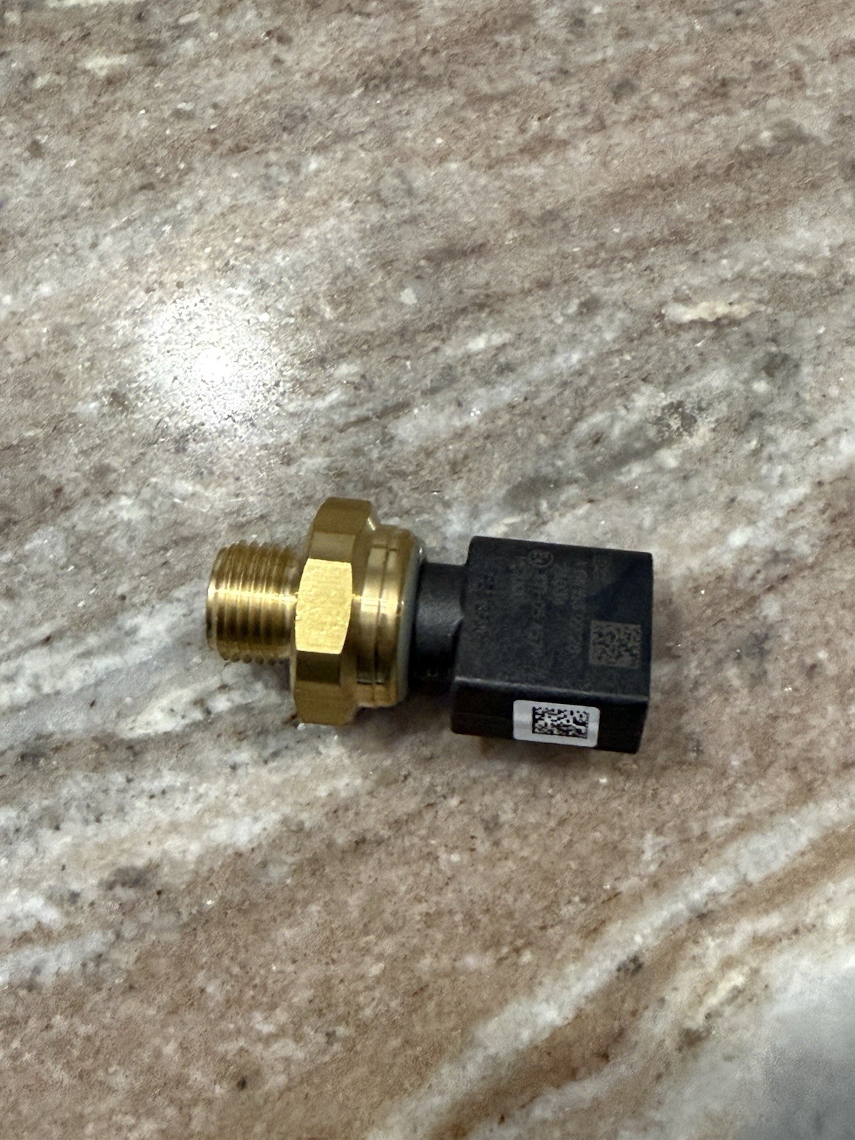 OEM Detroit Diesel DD13 DD15 DD16 Oil Pressure Sensor A0111539228