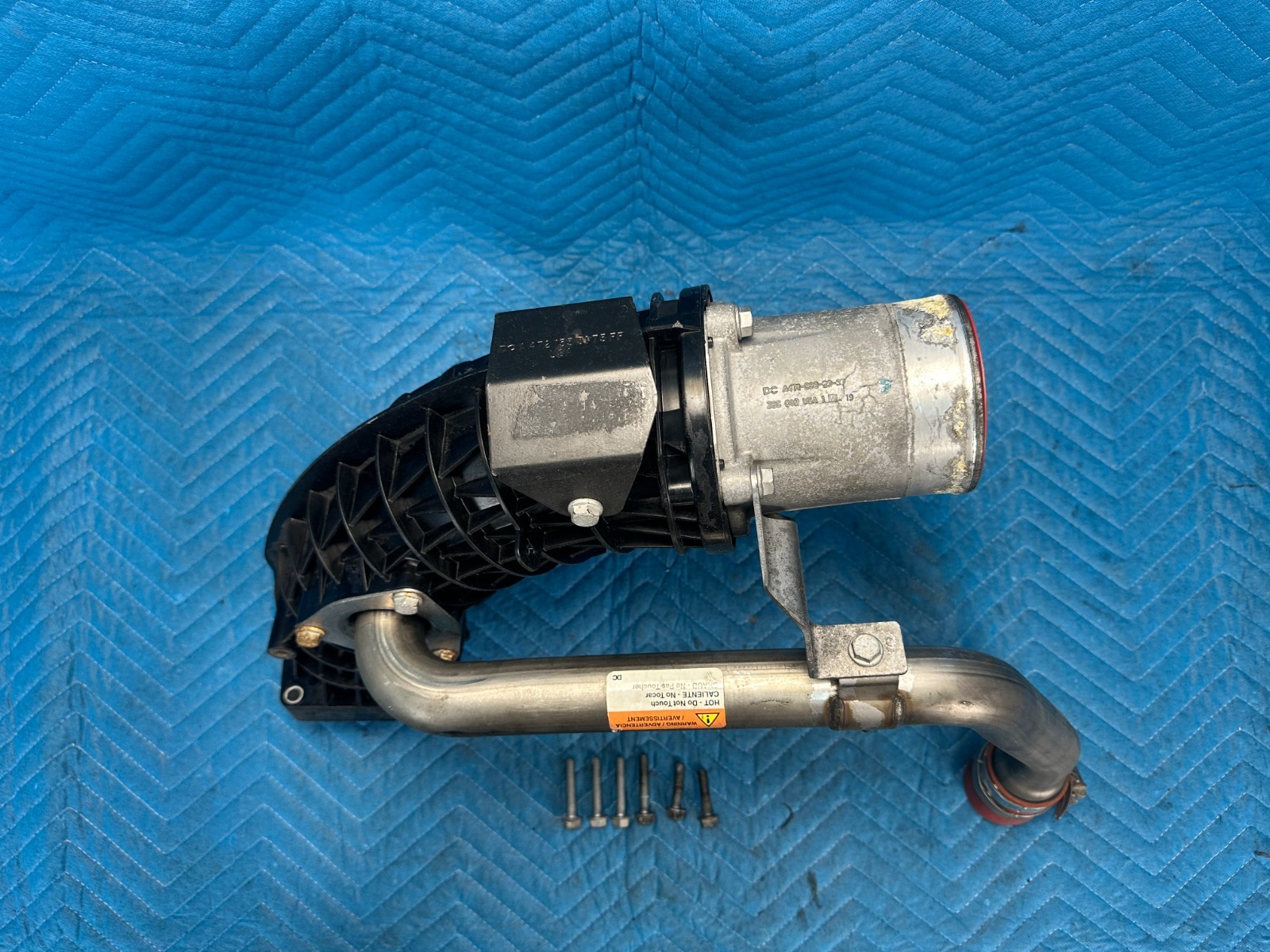 Freightliner Cascadia 126 DD15 Engine Intake Manifold Assembly 2020 OEM