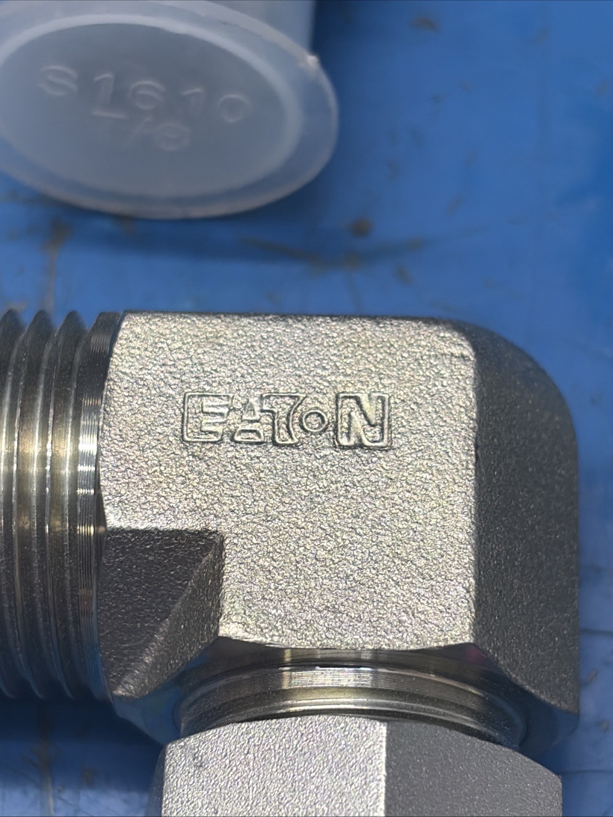 (4)NEW No Box Eaton INLET 90° ELBOW 1 -1/16 ,7/8 Fast 🇺🇸 Shipping + Warranty